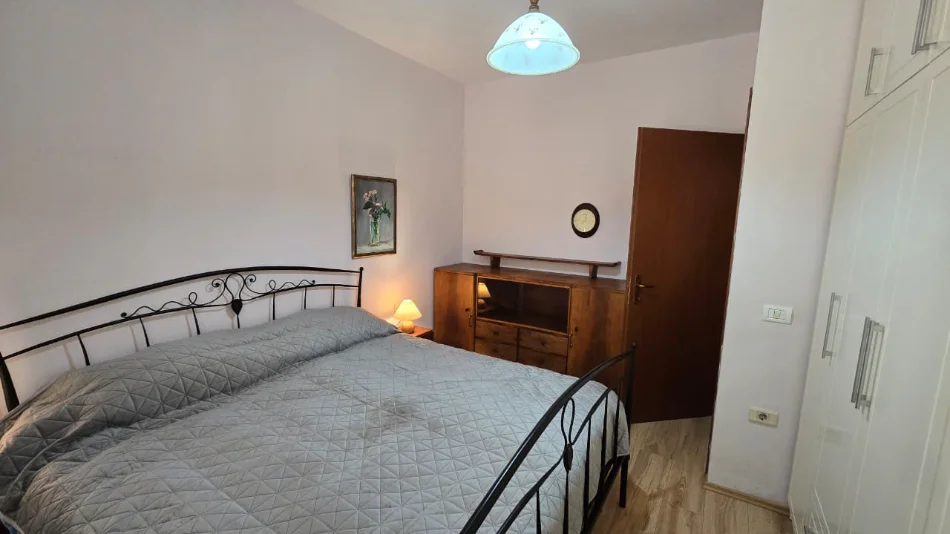 Tirane, jepet me qera apartament 2+1 Kati 5, 107 m² 750 € (Stadiumi Dinamo)