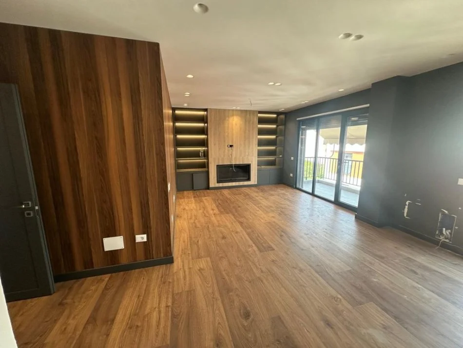 Tirane, shitet apartament 2+1+Ballkon Kati 3, 128 m² 335.000 € (Liqeni i Thate)