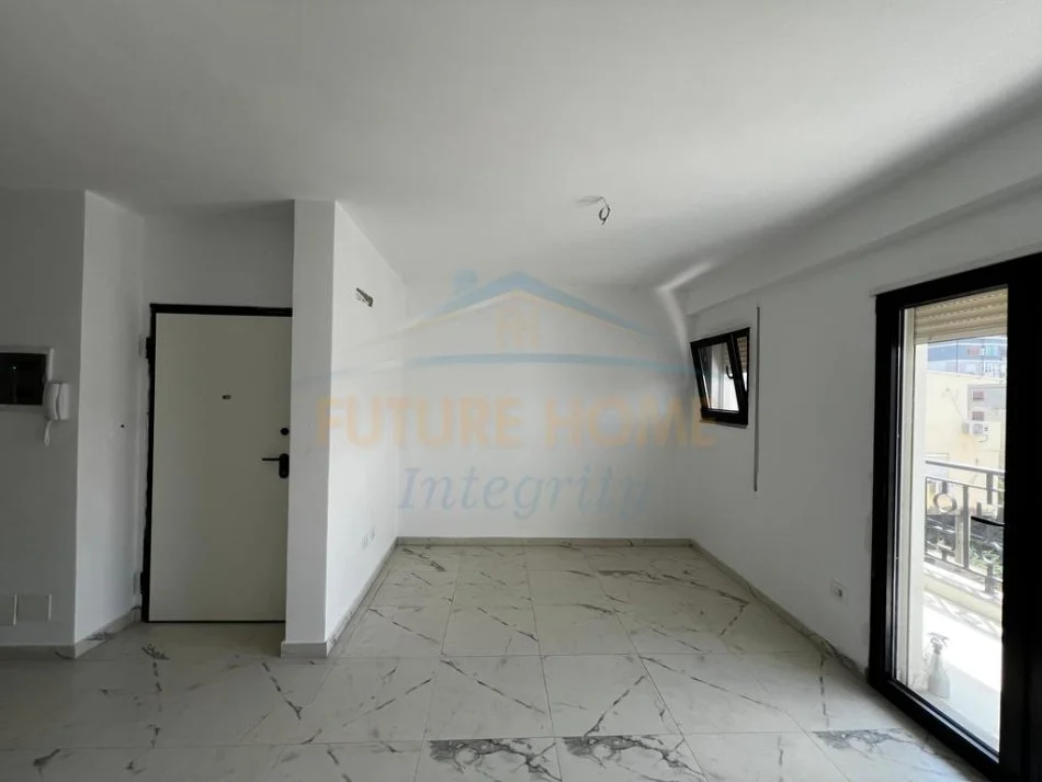 Tirane, jepet me qera apartament 1+1+Ballkon Kati 3, 71 m² 400 € (Qera, Apartament për zyra 1+1, Shkolla e Baletit, Tiranë.)