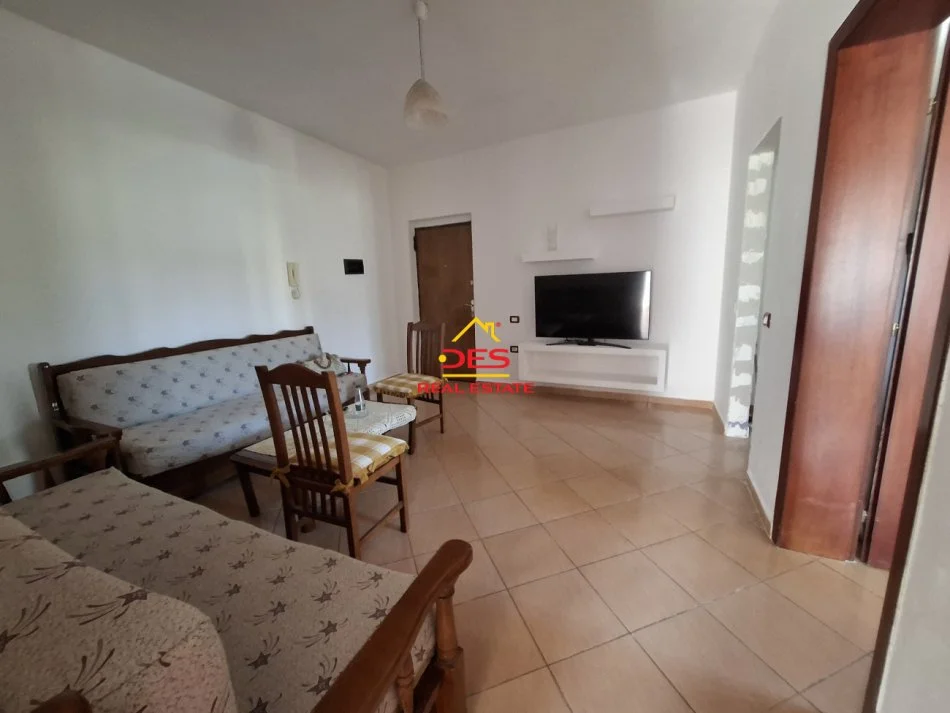 Vlore, jepet me qera apartament 2+1+Ballkon Kati 2, 120 m² 400 € (Rruga Shyqyri Ali Merka)