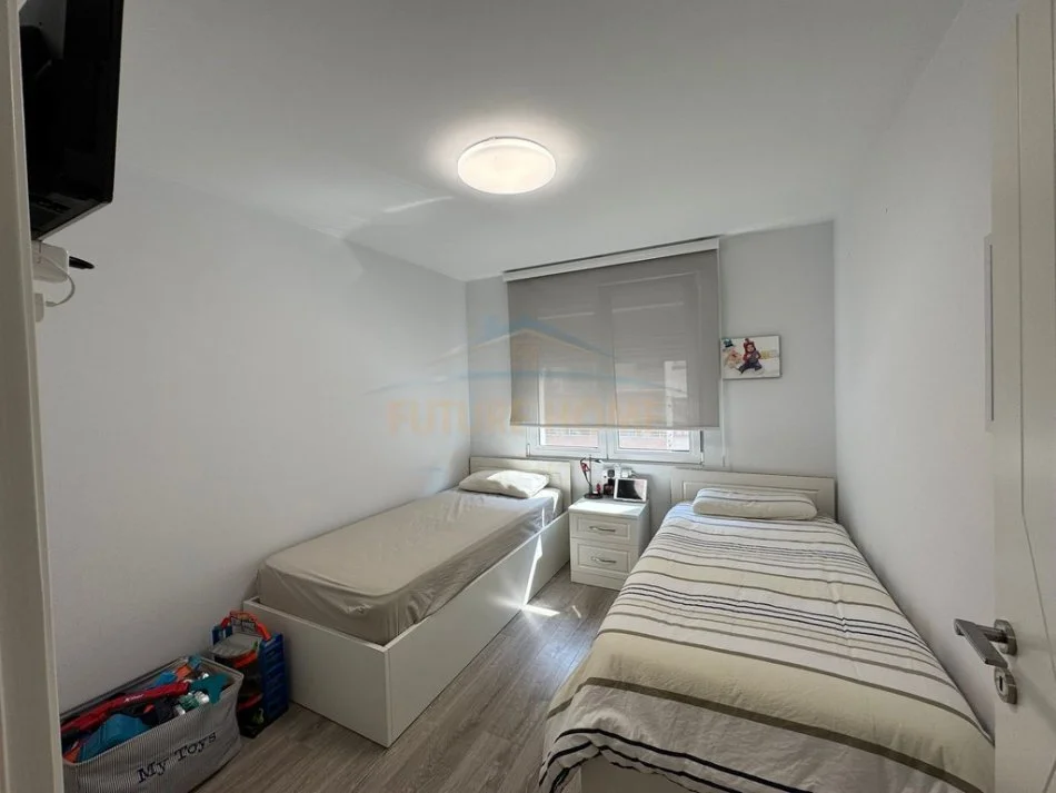Tirane, jepet me qera apartament 2+1+Ballkon Kati 3, 91 m² 1.150 € (Bllok)