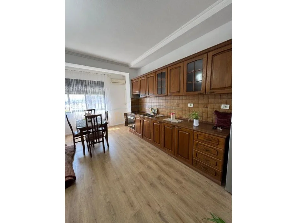 Tirane, shitet apartament 2+1 Kati 7, 95 m² 135.000 € 