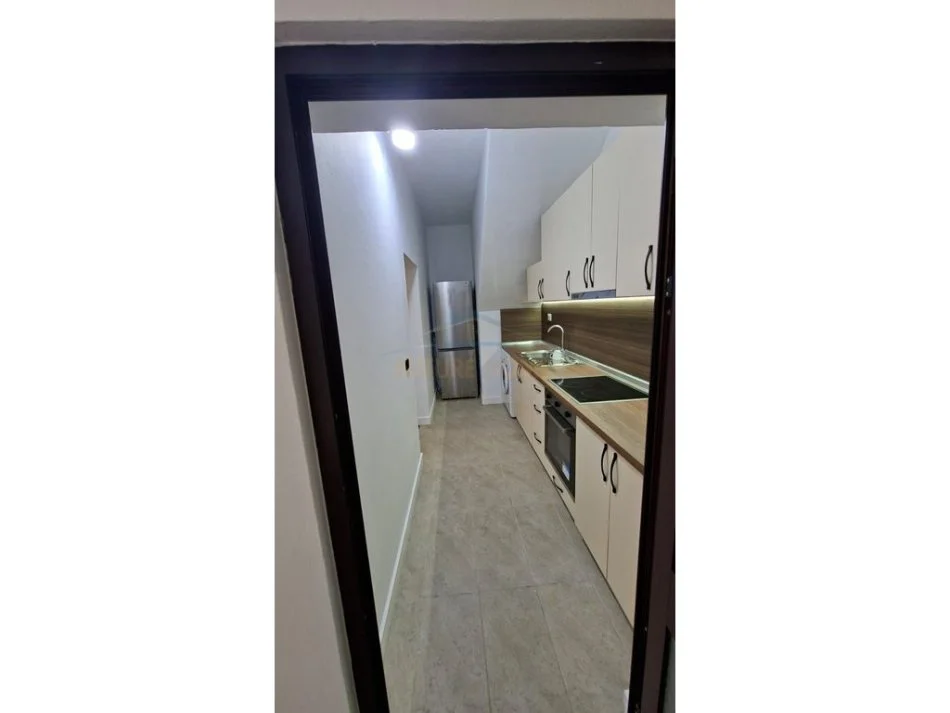 Tirane, jepet me qera apartament 2+1 Kati 2, 76 m² 700 € 