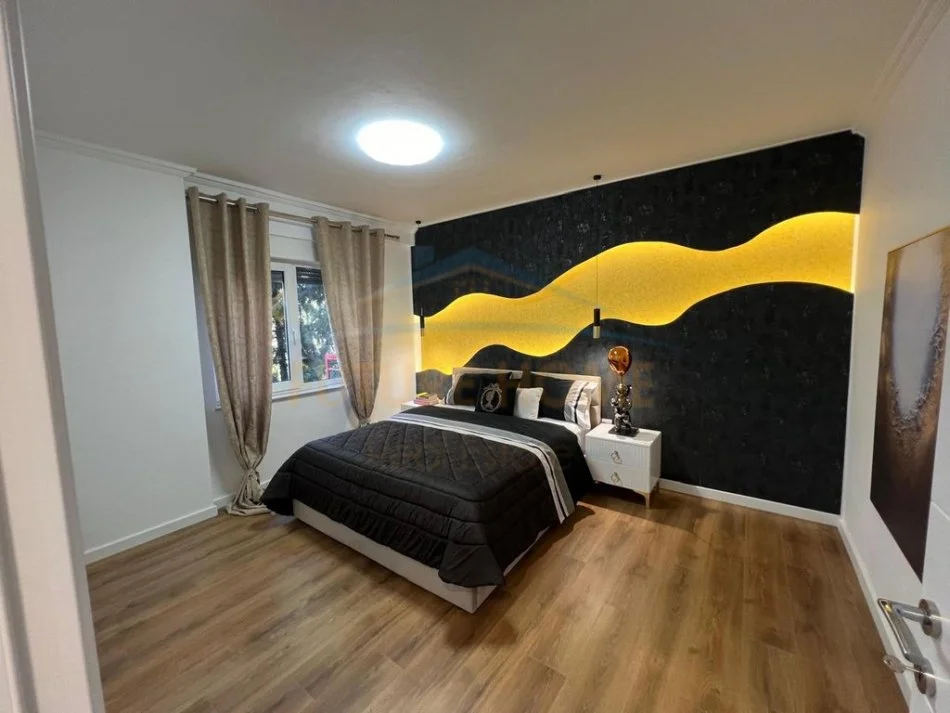 Tirane, shitet apartament 2+1 Kati 3, 110 m² 250.000 € 