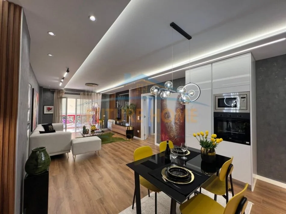 Tirane, shitet apartament 2+1 Kati 3, 110 m² 250.000 € 