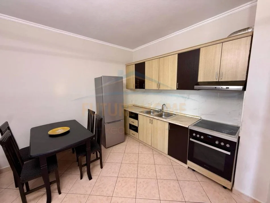 Tirane, shitet apartament 2+1+Ballkon Kati 7, 98 m² 123.000 € (Unaza e Re)