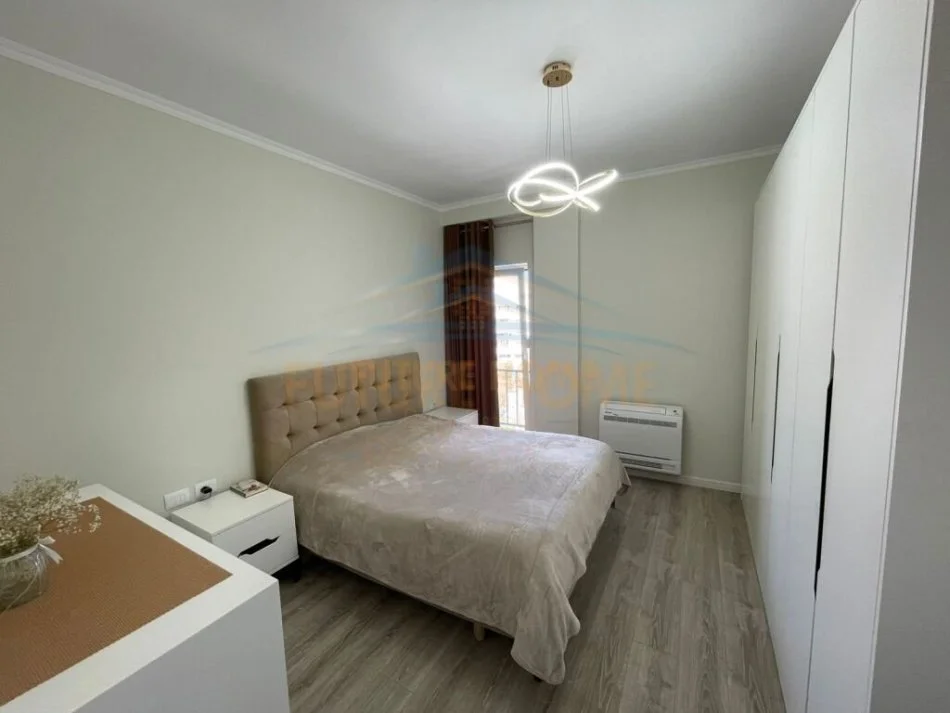 Tirane, jepet me qera apartament 2+1 Kati 5, 92 m² 950 € 