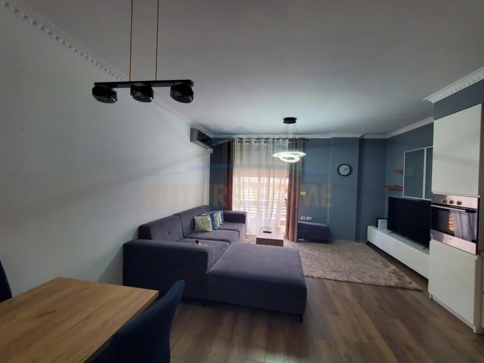 Tirane, jepet me qera apartament 2+1 Kati 4, 104 m² 450 € (PRANE RESTORANT FRESKUT)