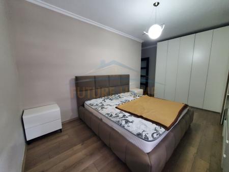 Tirane, jepet me qera apartament 2+1+Ballkon Kati 4, 104 m² 450 € 