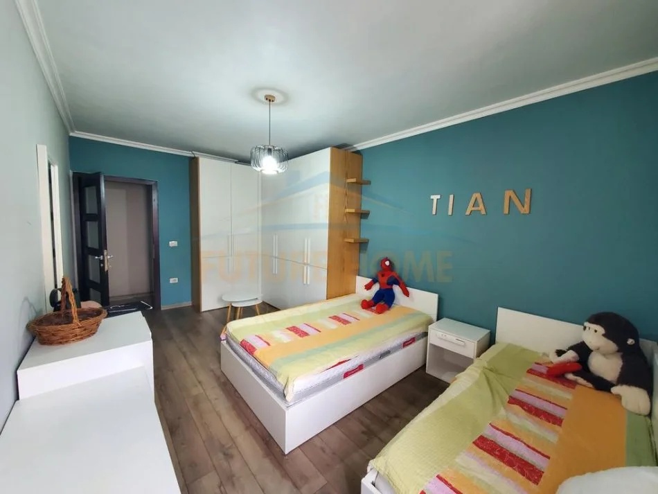 Tirane, jepet me qera apartament 2+1 Kati 4, 104 m² 450 € 