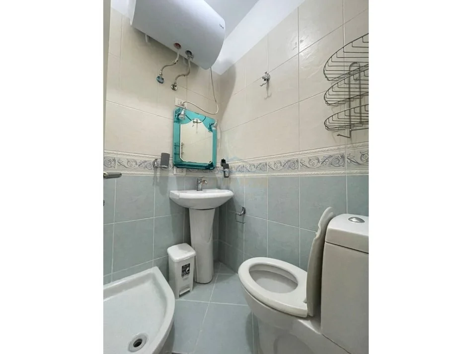 Tirane, jepet me qera apartament 2+1 Kati 7, 110 m² 700 € 