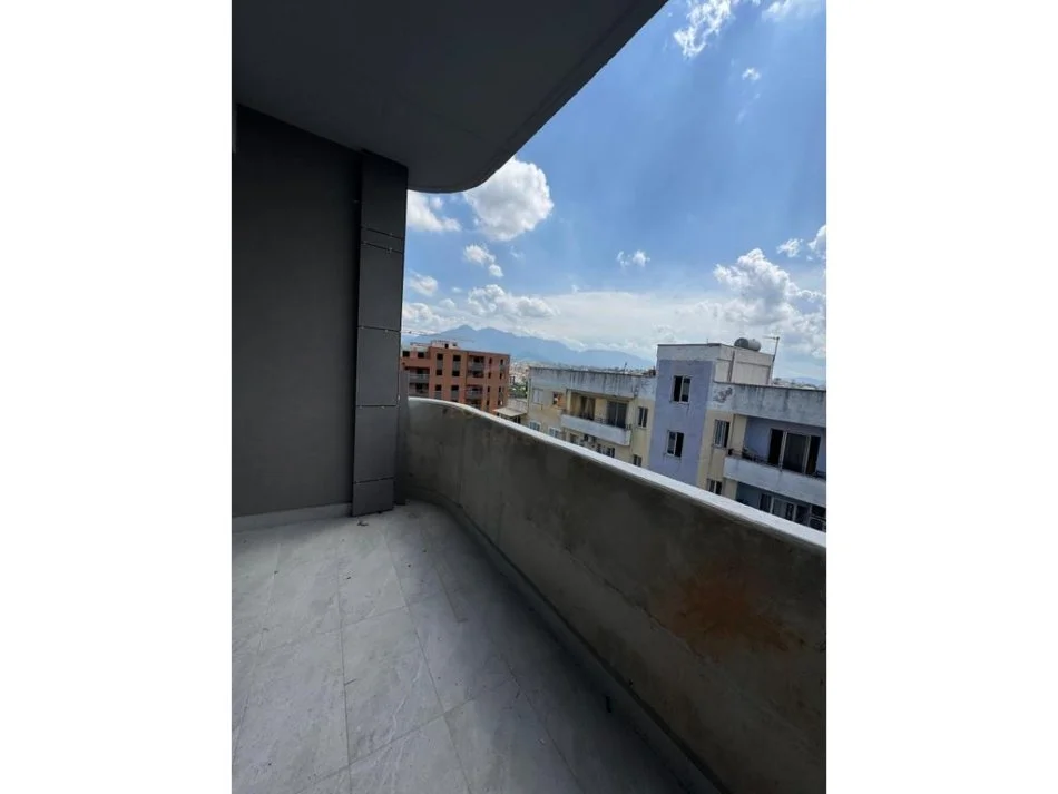 Tirane, shitet apartament 1+1+Aneks+Ballkon Kati 8, 69 m² 57.876 € (Kamez)