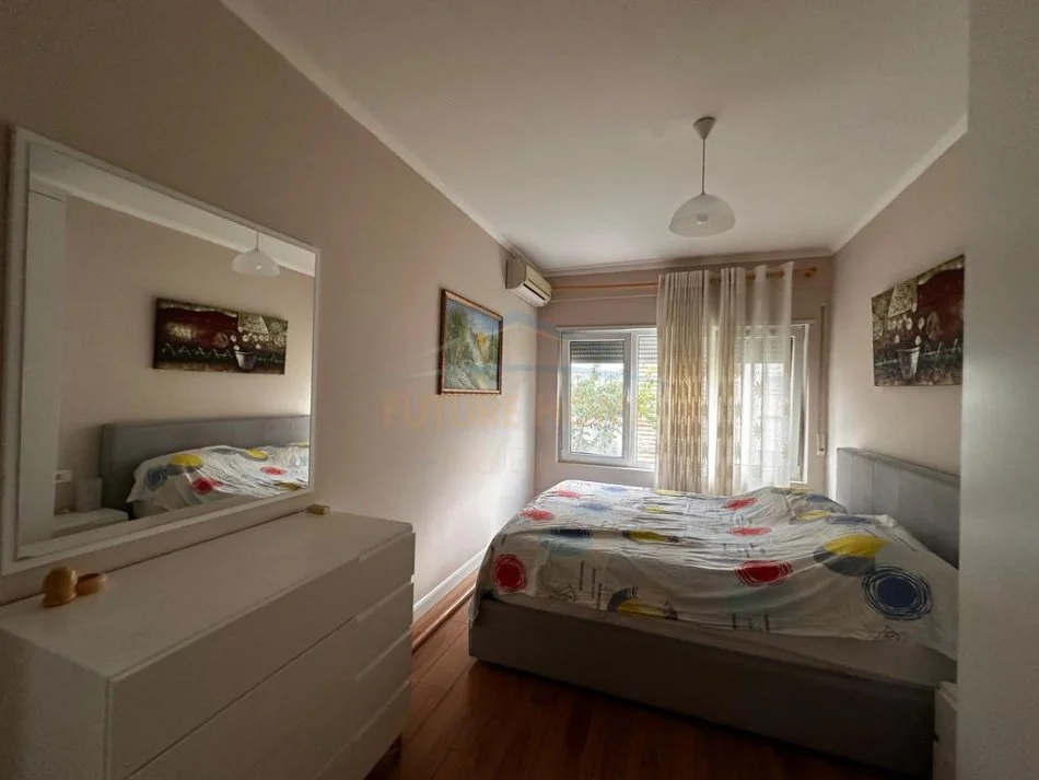 Tirane, jepet me qera apartament duplex 2+1+Ballkon Kati 1, 109 m² 700 € (Rezidenca Kodra e Diellit 2)