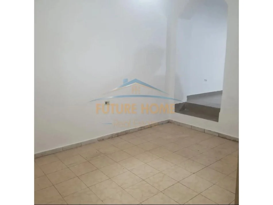 Tirane, jepet me qera apartament 1+1 Kati 1, 65 m² 700 € 