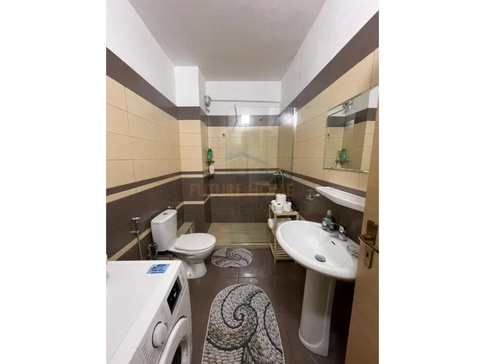 Tirane, jepet me qera 1+1 Kati 2, 75 m² 600 € 