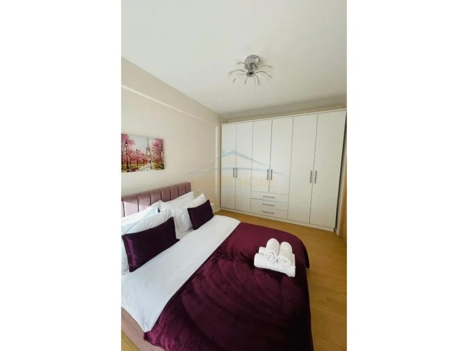 Tirane, jepet me qera 1+1 Kati 2, 75 m² 600 € 