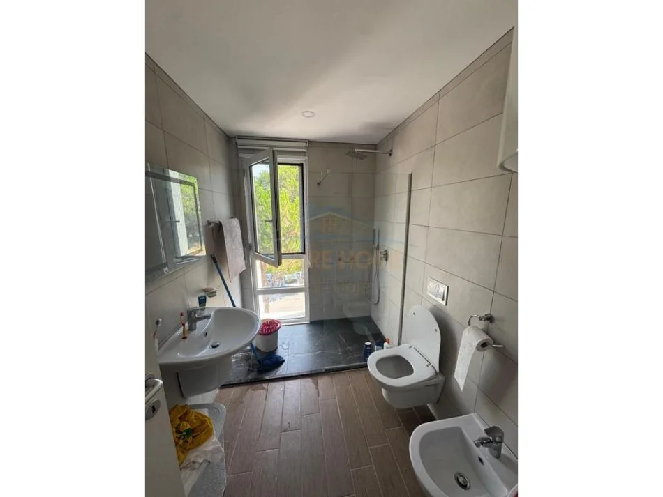 OKAZION Gjiri Lalezit | Hamallaj, shitet apartament 2+1 Kati 2, 100 m² 280.000 € (SAM PIETRO GJIRI I LALEZIT)