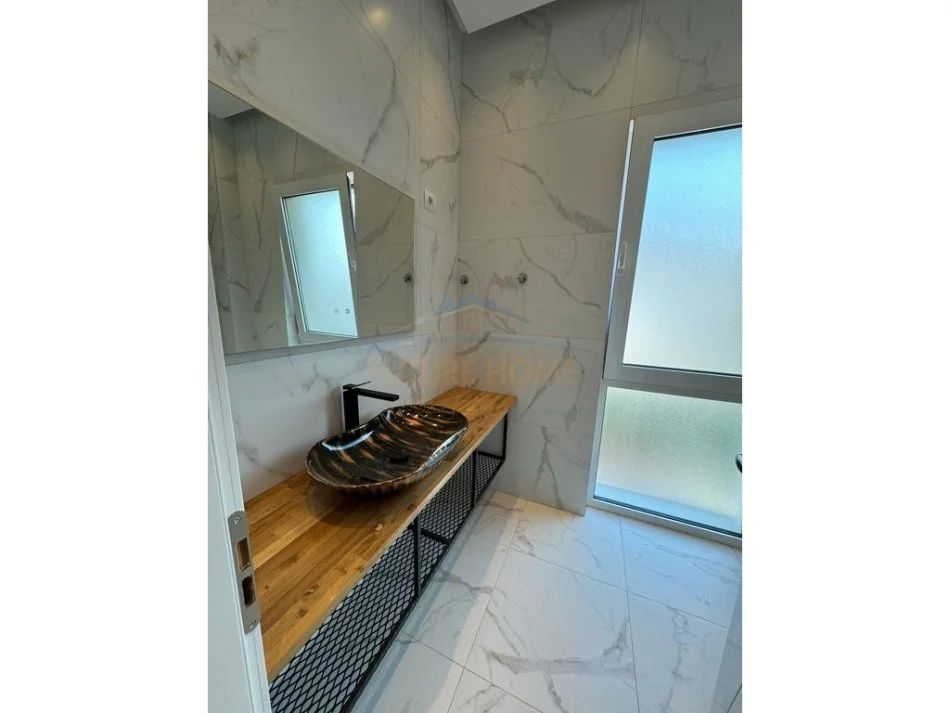 Tirane, jepet me qera Vile Kati 0, 107 m² 1.000 € 