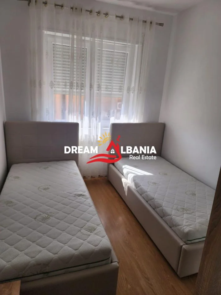 Tirane, jepet me qera apartament 2+1 , 105 m² 650 € (tek Pediatria)