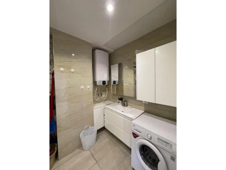 Tirane, jepet me qera apartament 1+1 Kati 5, 78 m² 600 € 