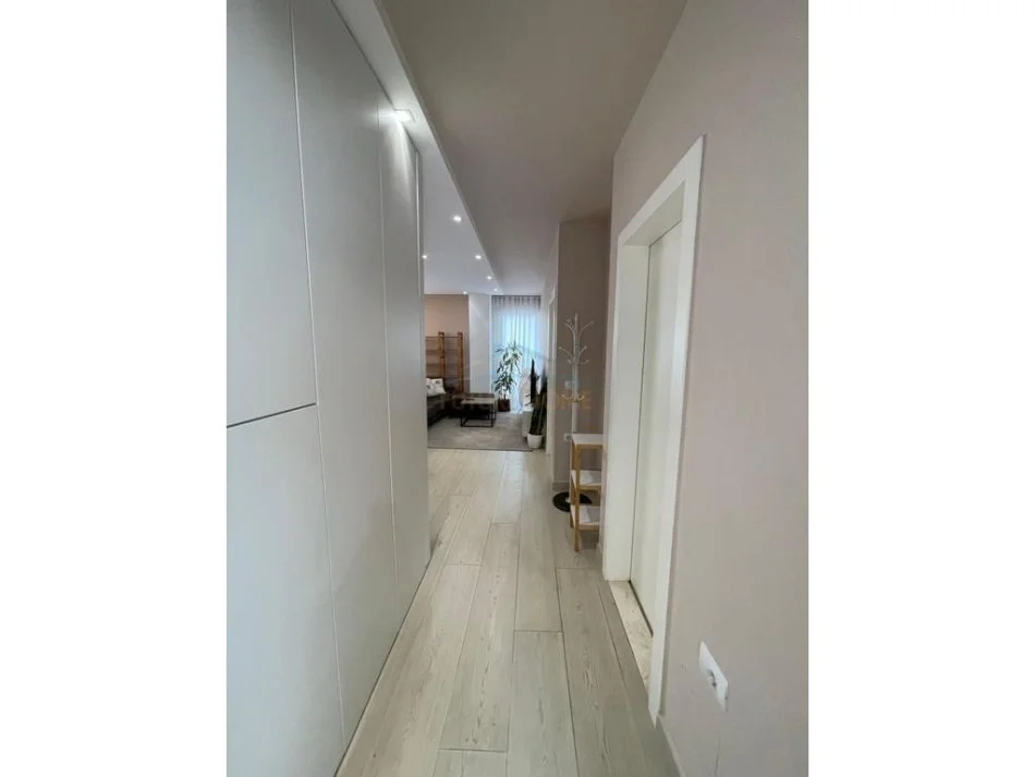Tirane, jepet me qera apartament 1+1 Kati 5, 78 m² 600 € 