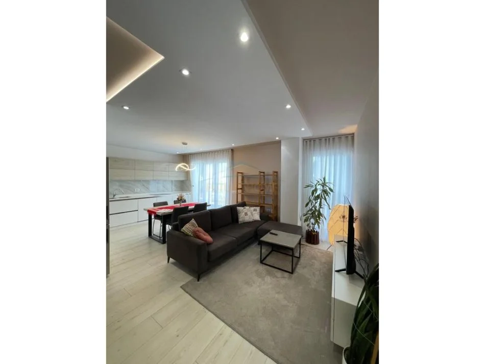 Tirane, jepet me qera apartament 1+1 Kati 5, 78 m² 600 € 