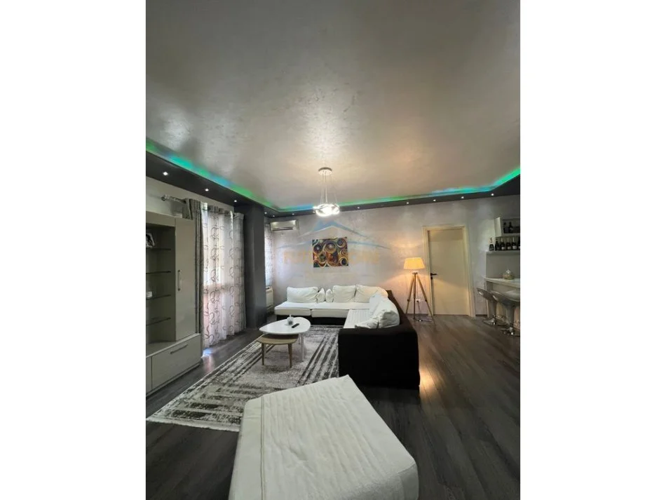 Tirane, shitet apartament Kati 3, 119 m² 300.000 € (BULEVARDI GJERGJ FISHTA)