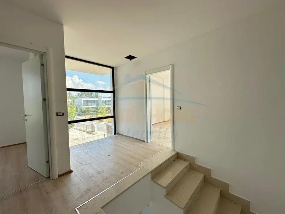 Gjiri Lalezit | Hamallaj, shitet Vile , 220 m² 1.200.000 € (San Pietro Residence)