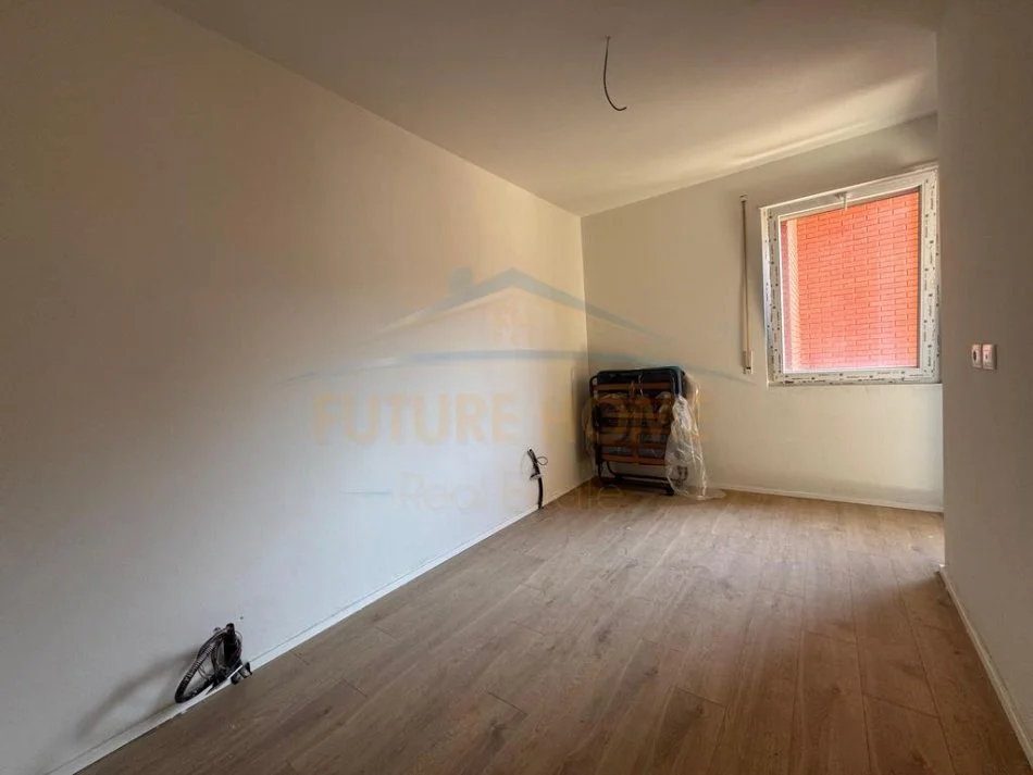 Tirane, shitet apartament 1+1+Ballkon Kati 6, 66 m² 113.000 € (Kompleksi Golden Park)