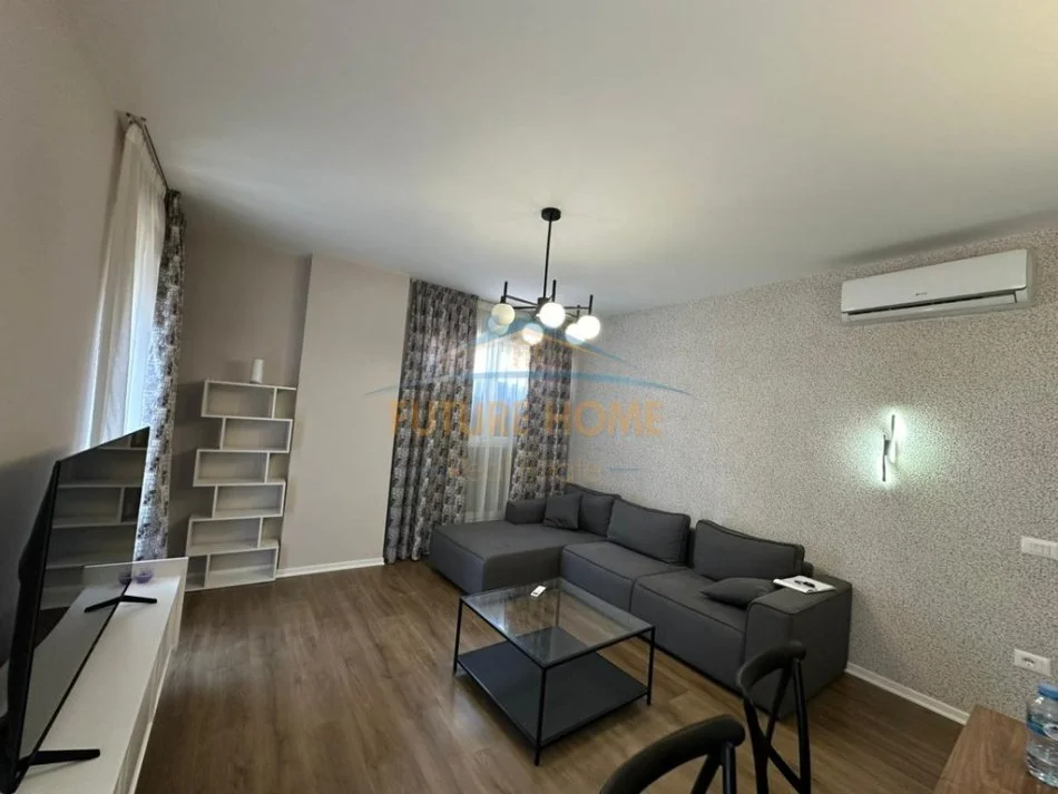 Tirane, jepet me qera apartament 2+1 Kati 3, 110 m² 800 € 