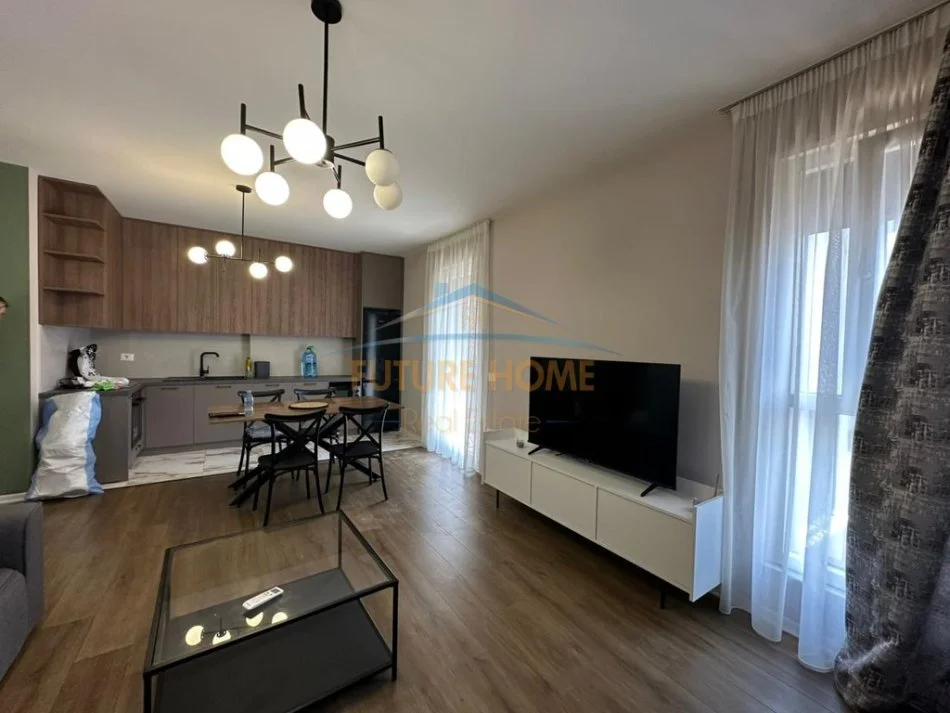 Tirane, jepet me qera apartament 2+1 Kati 3, 110 m² 800 € 