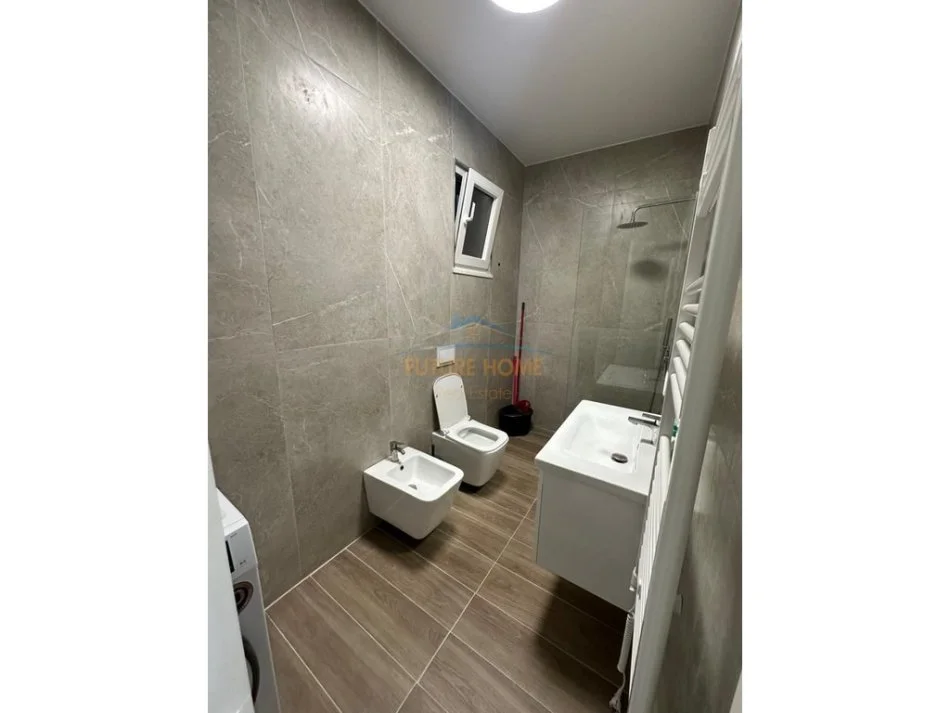 Tirane, jepet me qera apartament 2+1 Kati 3, 110 m² 800 € 