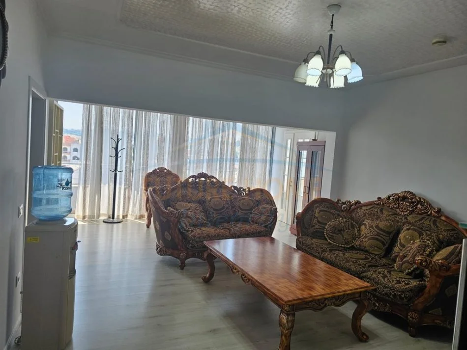 Shqiperi, jepet me qera apartament 2+1+Ballkon Kati 3, 150 m² 500 € 