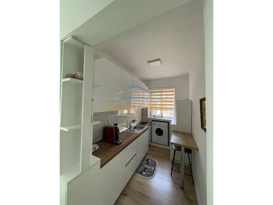 Tirane, jepet me qera apartament 1+1 , 70 m² 600 € 