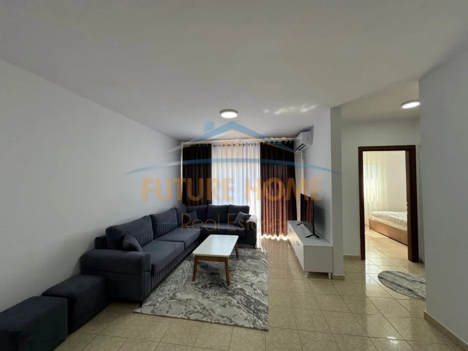 Tirane, jepet me qera apartament 2+1 Kati 4, 83 m² 650 € (Fusha E Aviacionit)