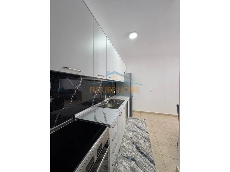 Tirane, jepet me qera apartament 2+1 Kati 4, 83 m² 800 € 