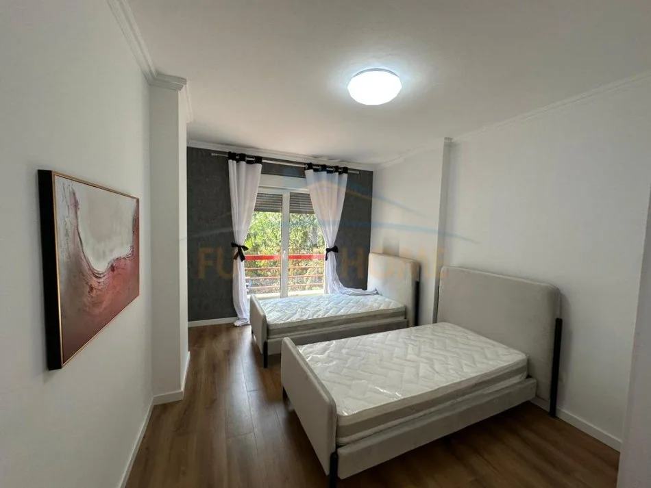 Shqiperi, shitet apartament 2+1 Kati 3, 110 m² 250.000 € 