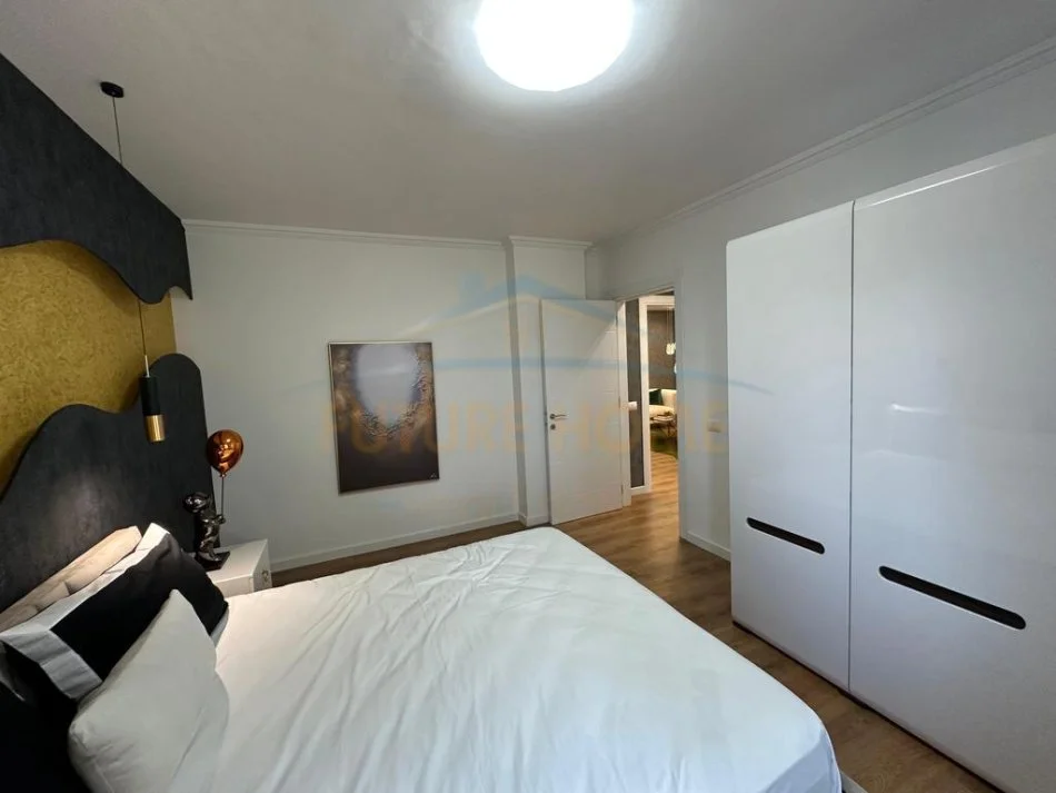 Shqiperi, shitet apartament 2+1 Kati 3, 110 m² 250.000 € 