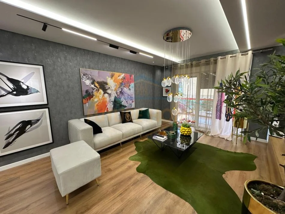 Tirane, shitet apartament 2+1 Kati 3, 110 m² 250.000 € 