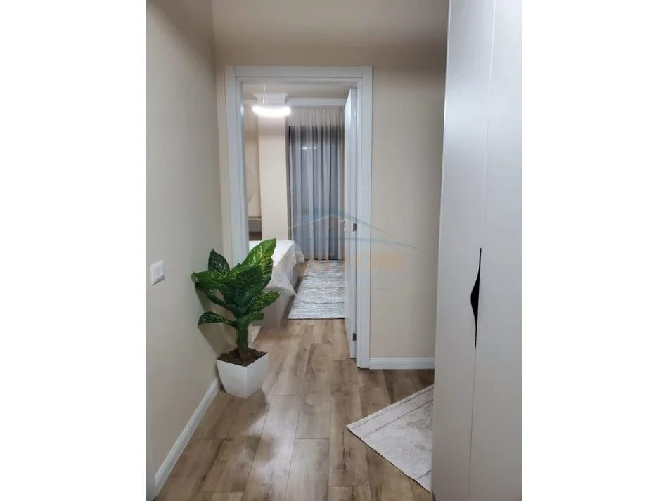 Tirane, jepet me qera apartament 1+1+Ballkon Kati 4, 68 m² 1.000 € (LIQENI THATE)  UNA56160