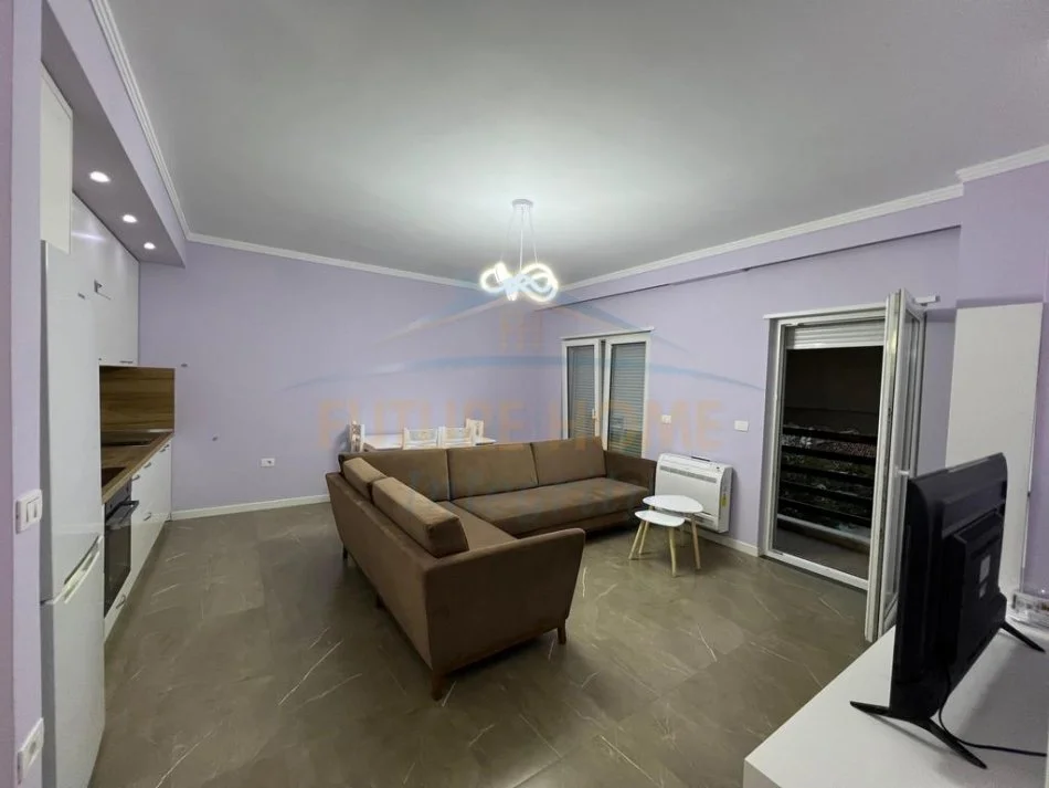 Tirane, jepet me qera apartament 1+1 Kati 3, 66 m² 700 € (Selvia)