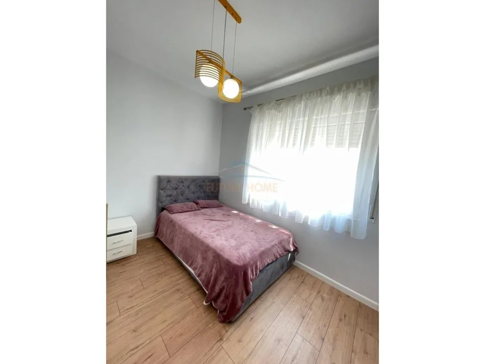 Tirane, jepet me qera apartament 2+1 Kati 1, 94 m² 800 € 
