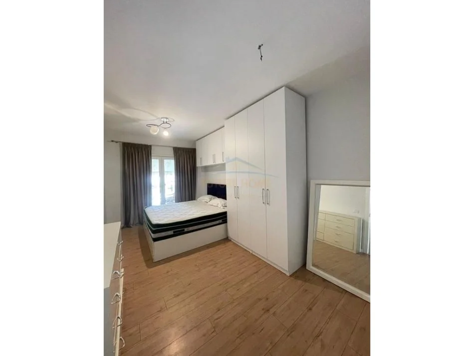 Tirane, jepet me qera apartament 2+1 Kati 1, 90 m² 800 € (Rezidenca Kodra e Diellit 1)