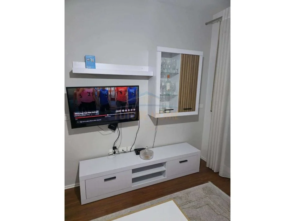 Tirane, jepet me qera apartament 2+1 , 93 m² 600 € 