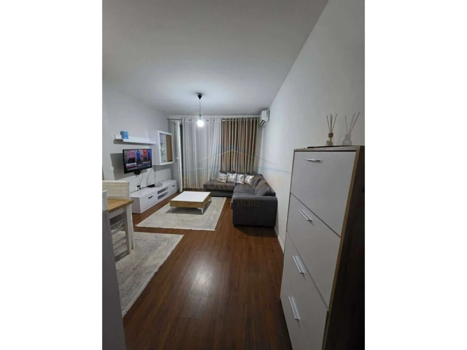 Tirane, jepet me qera apartament 2+1 , 93 m² 600 € 
