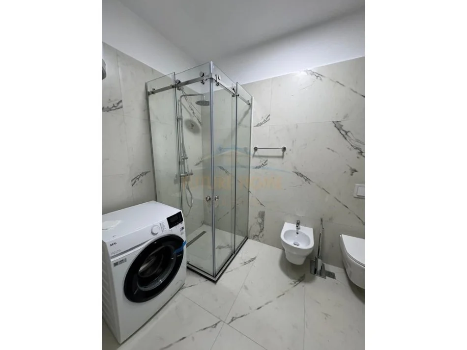Tirane, jepet me qera apartament 1+1+Ballkon Kati 4, 68 m² 1.000 € (LIQENI THATE)  UNA56160