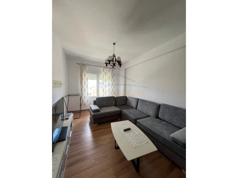 Tirane, jepet me qera apartament 2+1+Aneks+Ballkon Kati 0, 70 m² 650 € (REZIDENCA KODRA E DIELLIT II)
