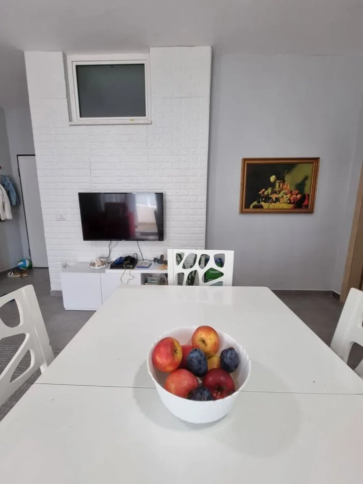 Shqiperi, shes apartament 1+1+Aneks+Ballkon Kati 3, 58 m² 110.000 € (Qerret Mbas Hotel Supreme)