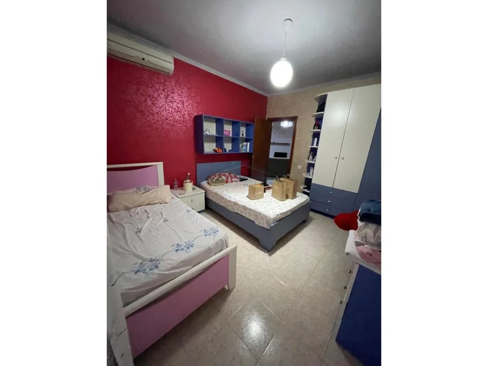 Tirane, jepet me qera apartament 2+1 Kati 5, 100 m² 600 € 