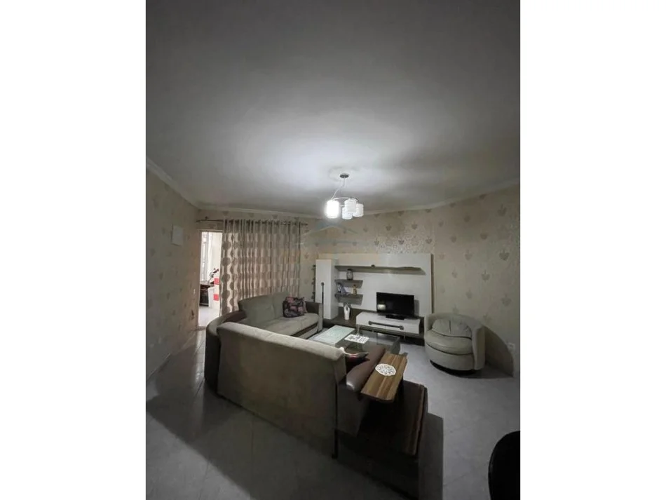 Tirane, jepet me qera apartament 2+1 Kati 5, 100 m² 600 € 